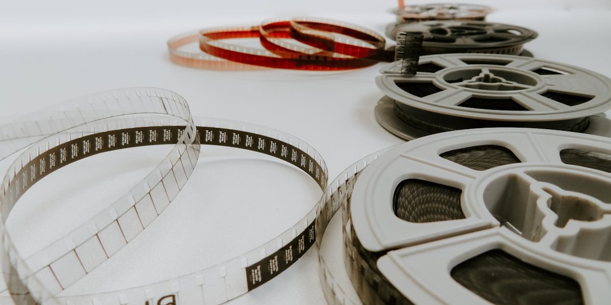 IPTV versus cable TV comparison for the USA and Canada in 2026